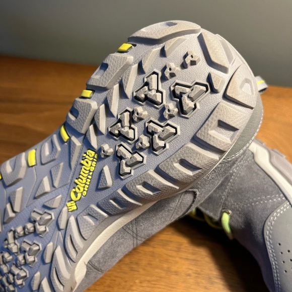 Columbia Women's Fire Venture Gray Suede Waterproof Trail Shoes Size 8 Like NIB - Picture 16 of 16